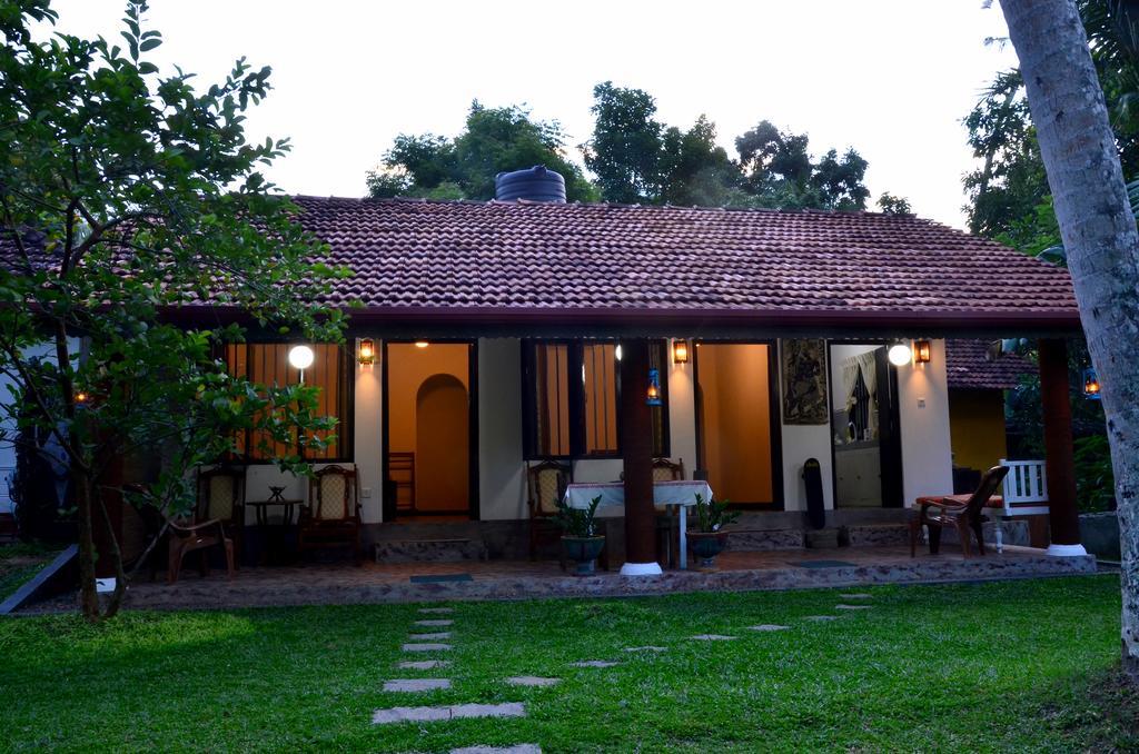 Aknara Rest Hotel Weligama Exterior foto