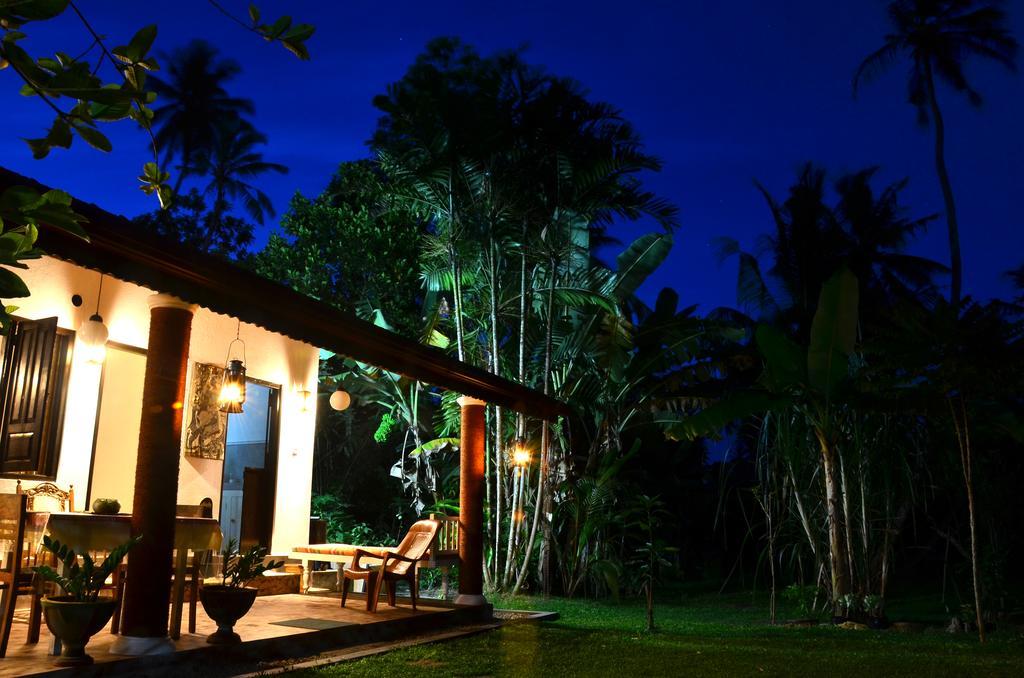 Aknara Rest Hotel Weligama Exterior foto